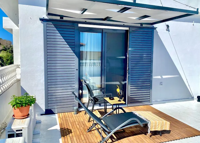 Tinyvibe - Downtown Seabreeze Studio